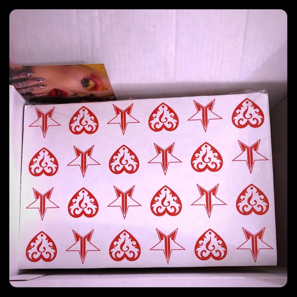 Jeffree Star Valentine’s Day Mystery Box: Premium